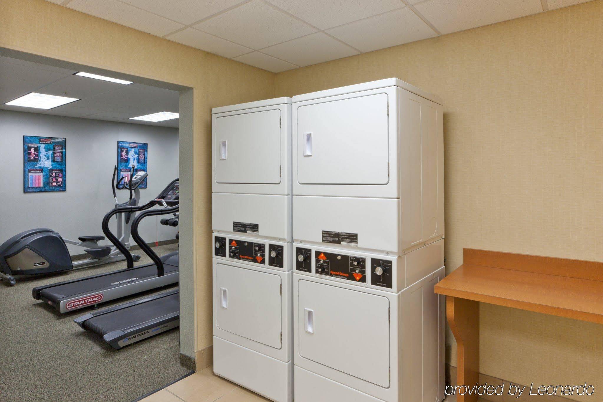 Candlewood Suites Winchester By Ihg Zewnętrze zdjęcie